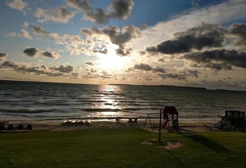 فندق Bavarian Haus Lakefront Inn