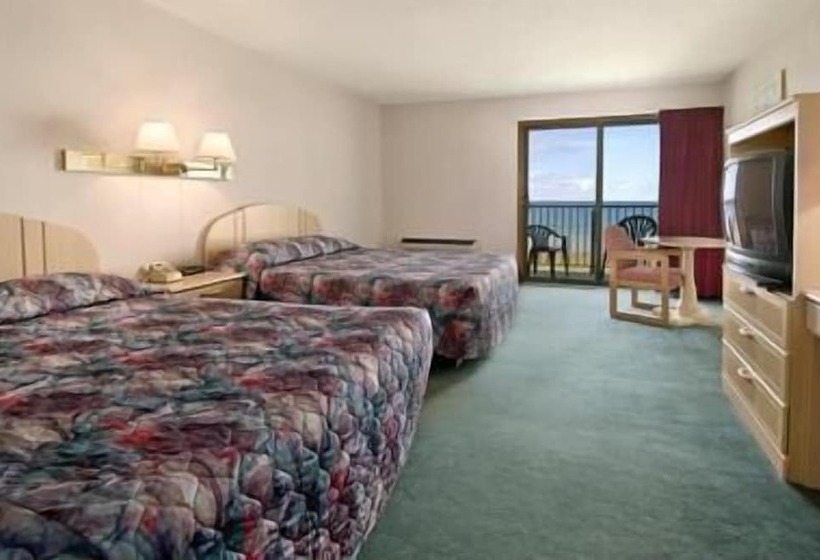 فندق Bavarian Haus Lakefront Inn