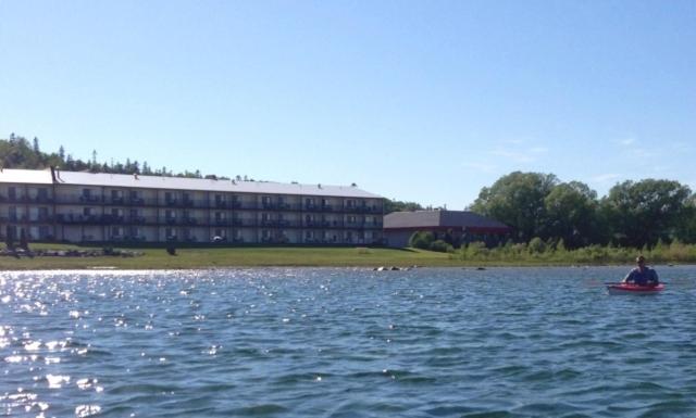 فندق Bavarian Haus Lakefront Inn