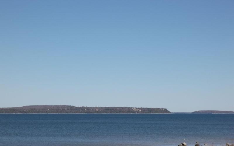 فندق Bavarian Haus Lakefront Inn