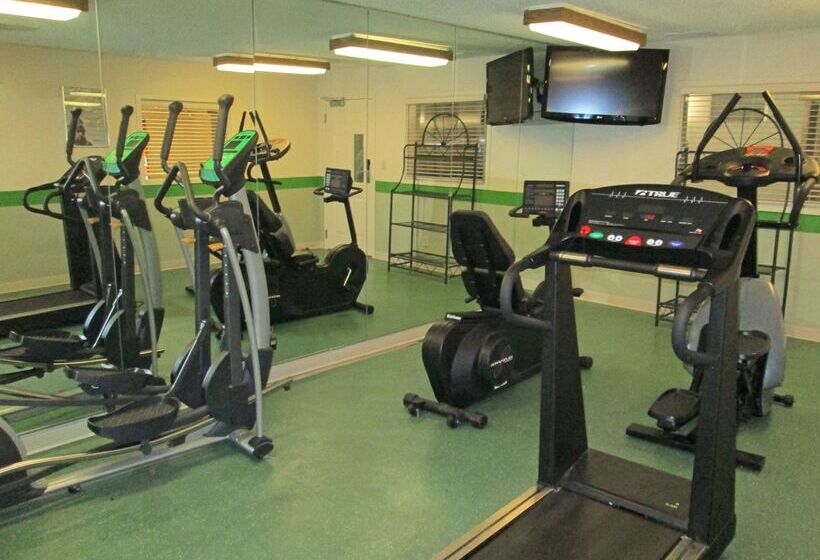 בית מלון כפרי Baymont By Wyndham Bedford Dallas