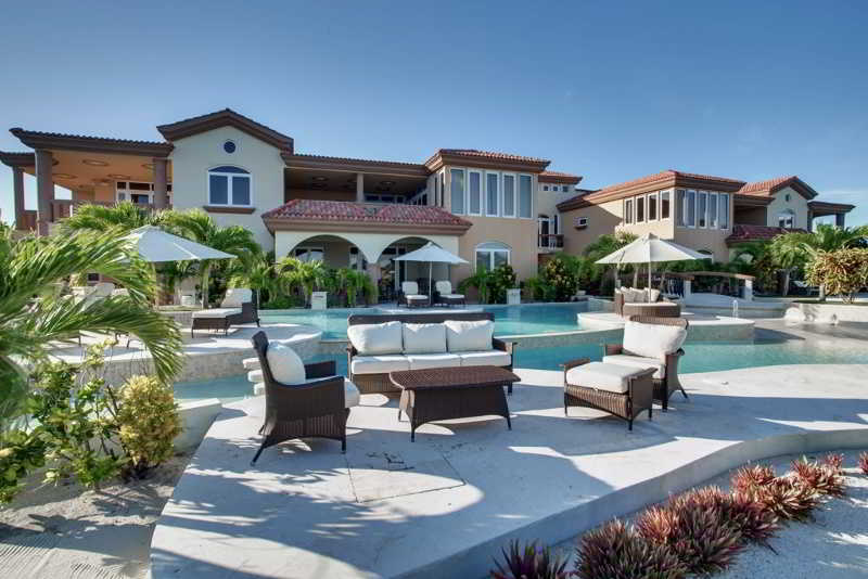 בית מלון כפרי Belizean Cove Estates