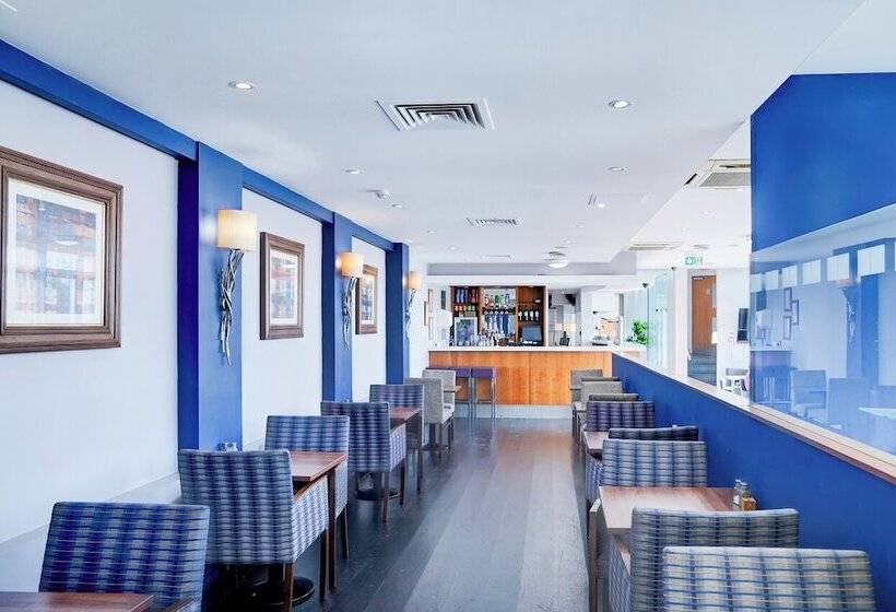 בית מלון כפרי Belvilla Crewe City Centre Lifestyle