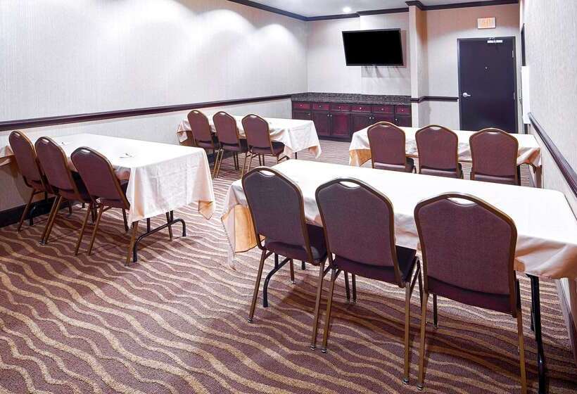 Отель Best Western Plus Royal Mountain Inn & Suites