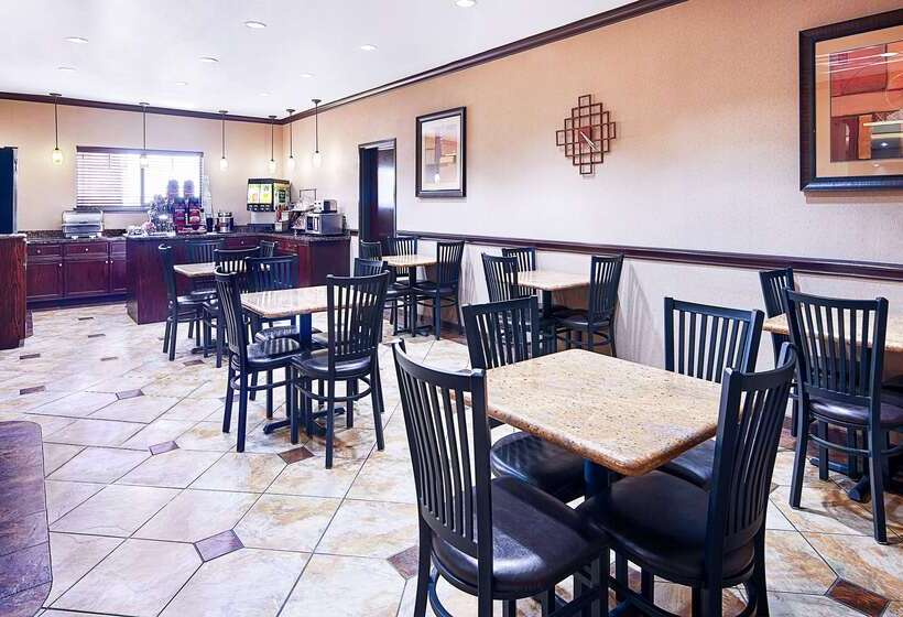 Отель Best Western Plus Royal Mountain Inn & Suites