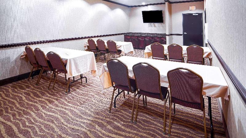 Отель Best Western Plus Royal Mountain Inn & Suites