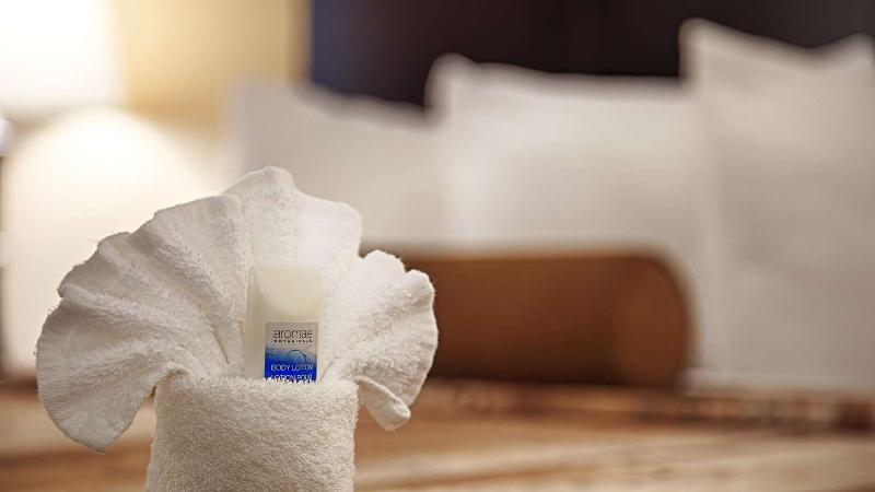 Отель Best Western Plus Royal Mountain Inn & Suites