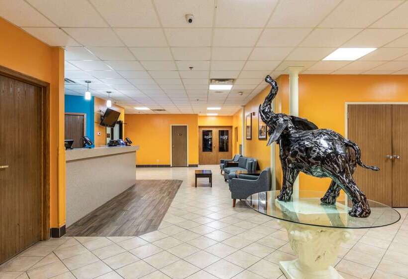 Отель Americinn & Suites By Wyndham Baraboo Event Center