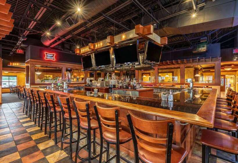 호텔 Americinn & Suites By Wyndham Baraboo Event Center