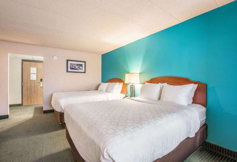 Отель Americinn & Suites By Wyndham Baraboo Event Center