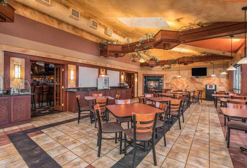 Отель Americinn & Suites By Wyndham Baraboo Event Center