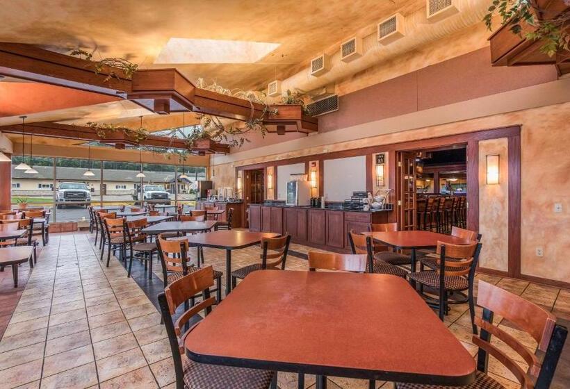 호텔 Americinn & Suites By Wyndham Baraboo Event Center