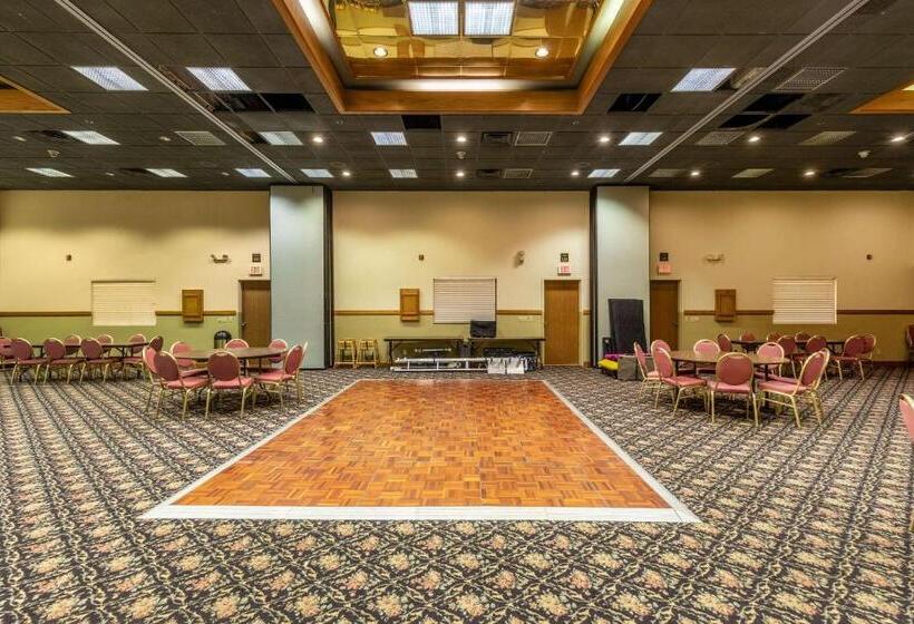 호텔 Americinn & Suites By Wyndham Baraboo Event Center