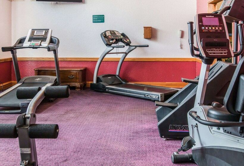 Clarion Hotel Beachfront