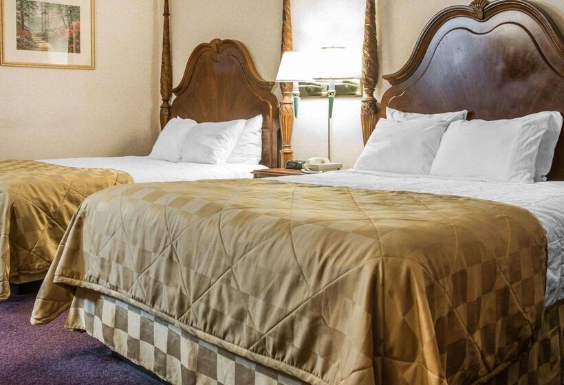 Clarion Hotel Beachfront