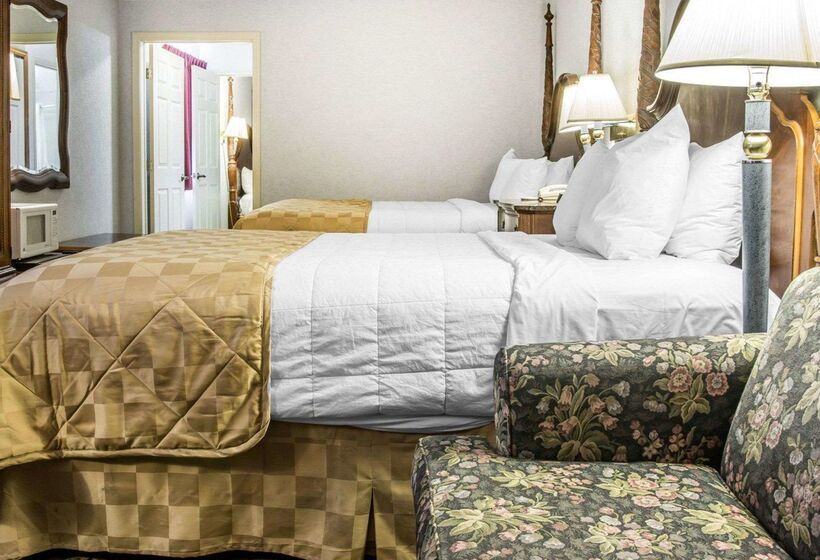 Clarion Hotel Beachfront