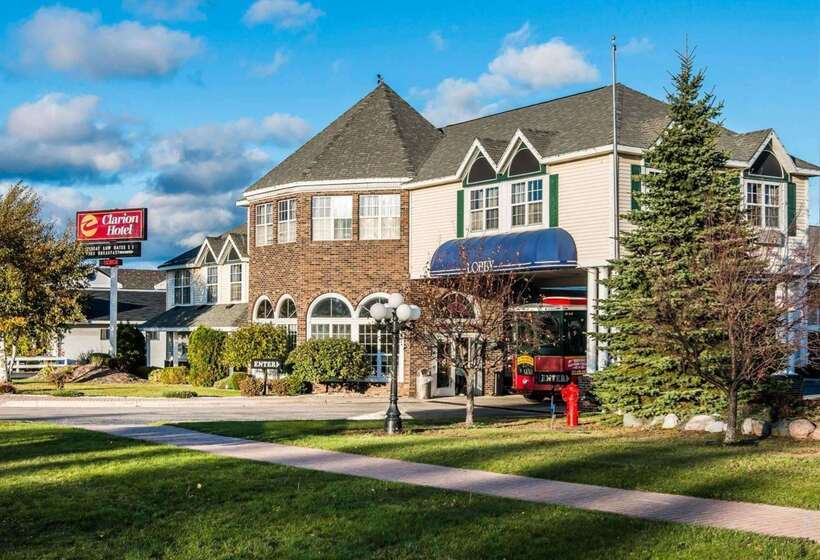 Clarion Hotel Beachfront