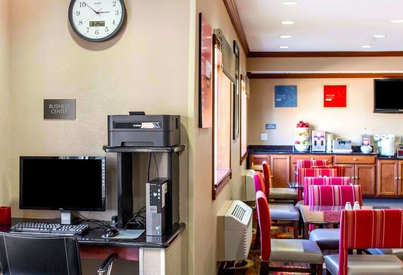 호텔 Comfort Inn & Suites Coralville  Iowa City Near Iowa River Landing