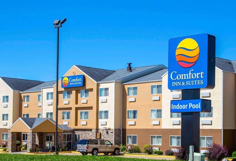 בית מלון כפרי Comfort Inn & Suites Coralville  Iowa City Near Iowa River Landing