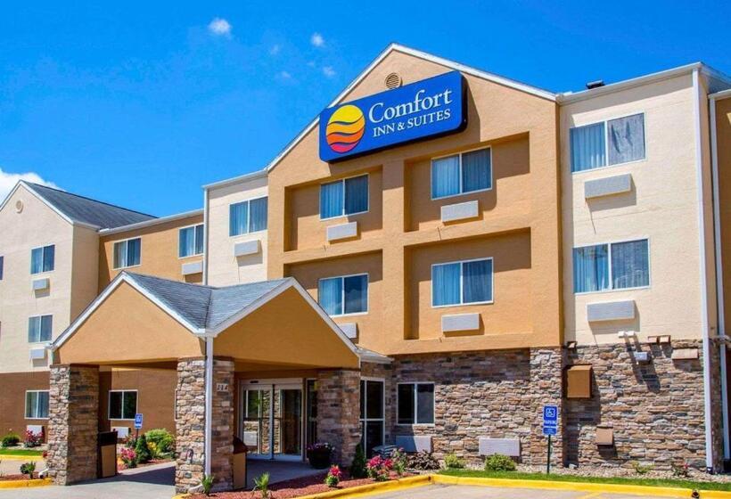 בית מלון כפרי Comfort Inn & Suites Coralville  Iowa City Near Iowa River Landing