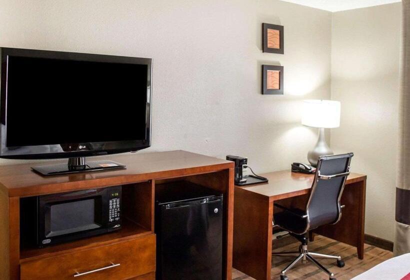 בית מלון כפרי Comfort Inn & Suites Coralville  Iowa City Near Iowa River Landing