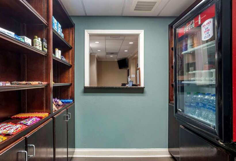 فندق Comfort Inn & Suites