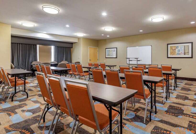 هتل Comfort Suites