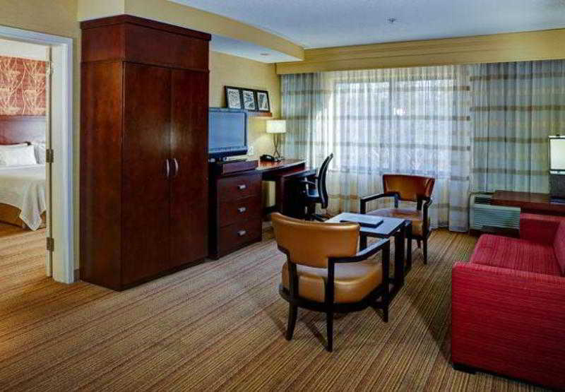 בית מלון כפרי Courtyard Atlanta Airport West