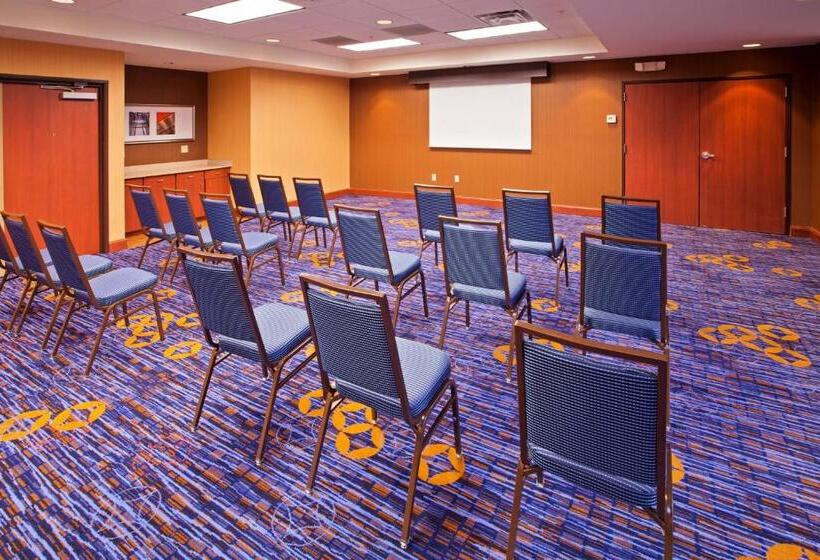 호텔 Courtyard Louisville Northeast