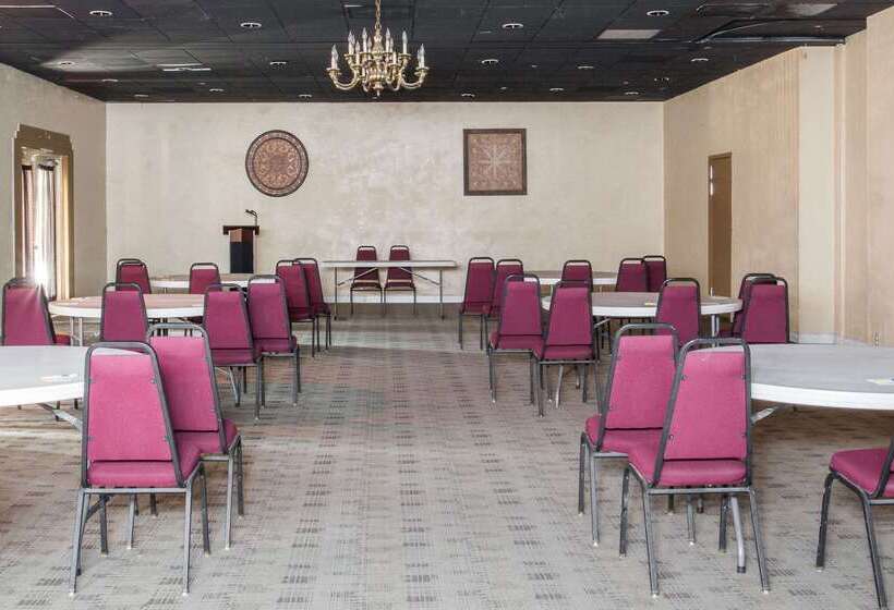 Days Hotel By Wyndham Peoria Glendale Area