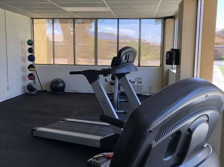 Days Hotel By Wyndham Peoria Glendale Area