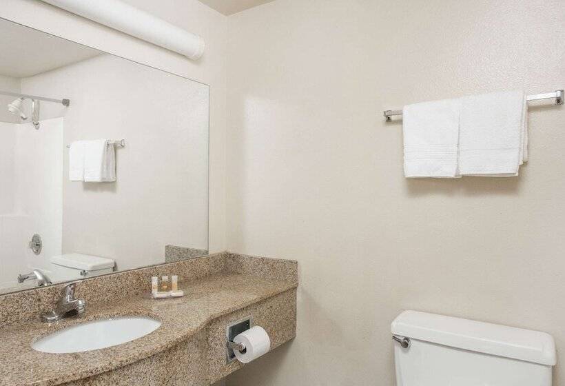 Days Hotel By Wyndham Peoria Glendale Area