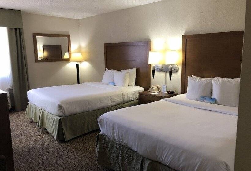 Days Hotel By Wyndham Peoria Glendale Area