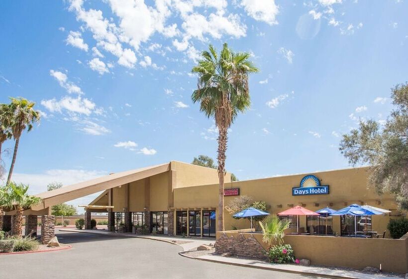 Days Hotel By Wyndham Peoria Glendale Area