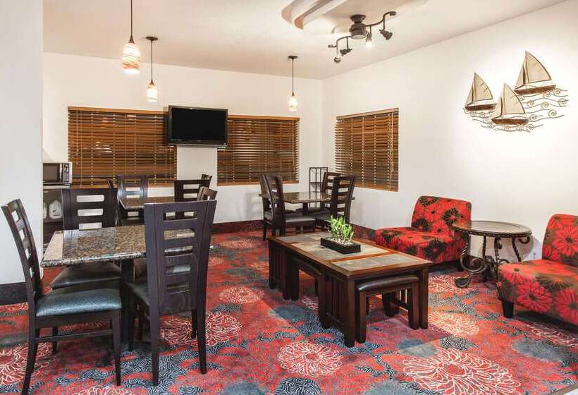 فندق Days Inn By Wyndham Arlington