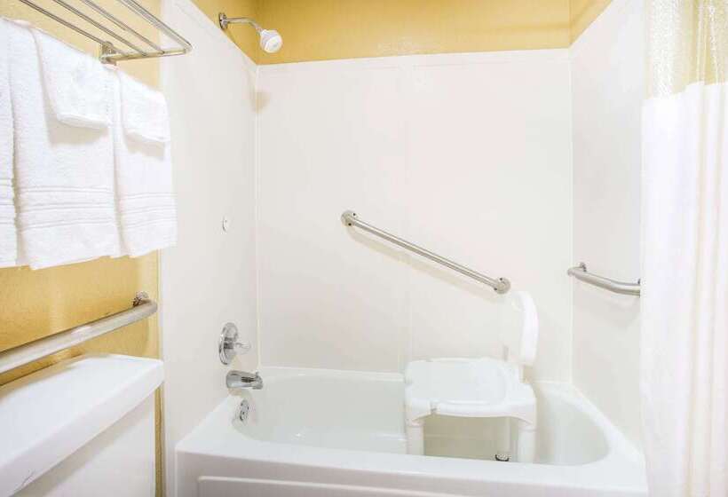 فندق Days Inn By Wyndham Athens