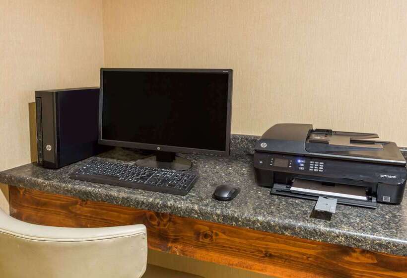 فندق Days Inn By Wyndham Carlisle