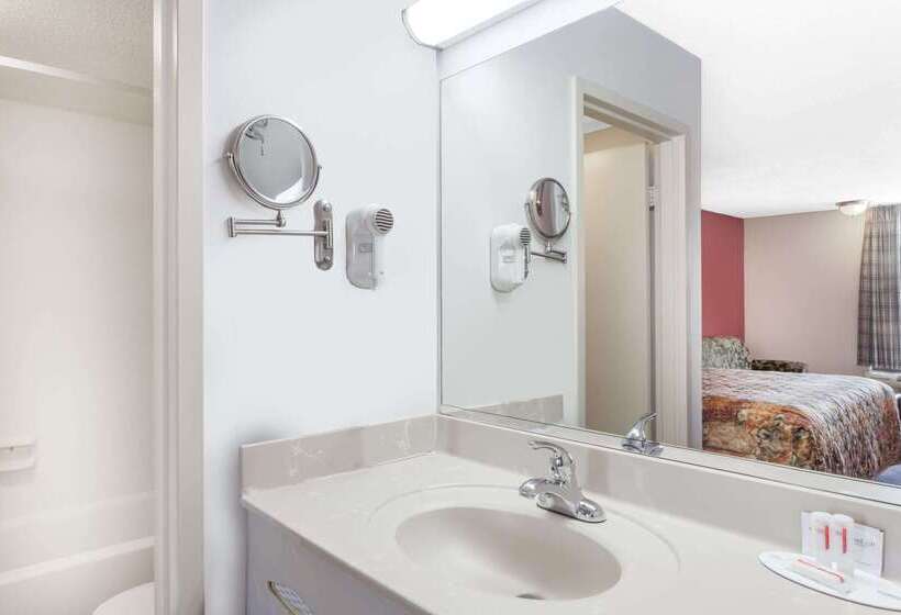 فندق Days Inn By Wyndham Martin