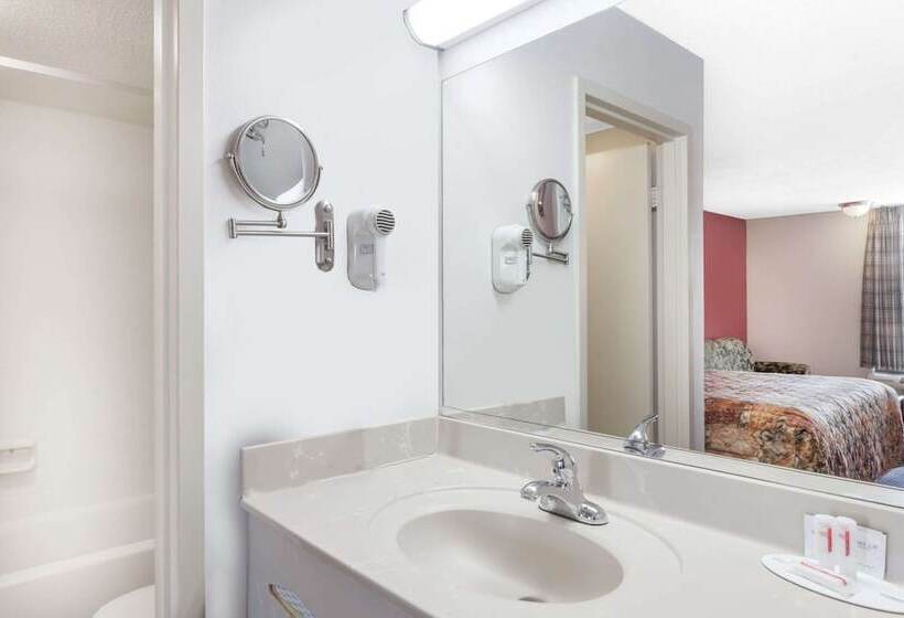 فندق Days Inn By Wyndham Martin