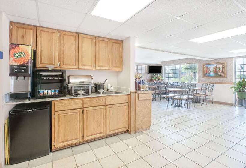 فندق Days Inn By Wyndham Mountain Home