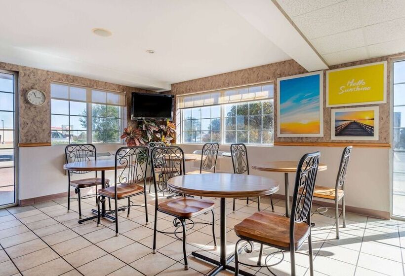 فندق Days Inn By Wyndham Mountain Home