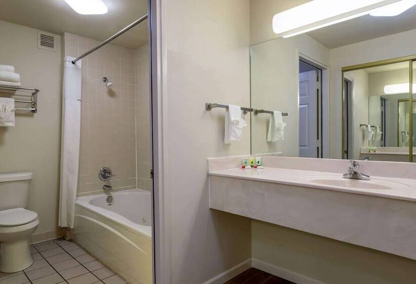 فندق Days Inn By Wyndham Mountain Home