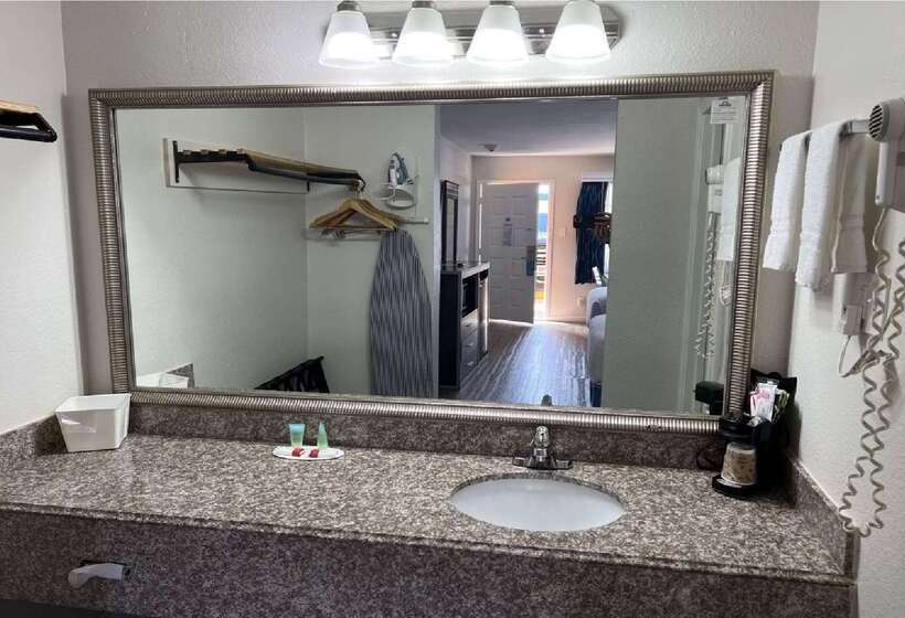 酒店 Days Inn By Wyndham Orange