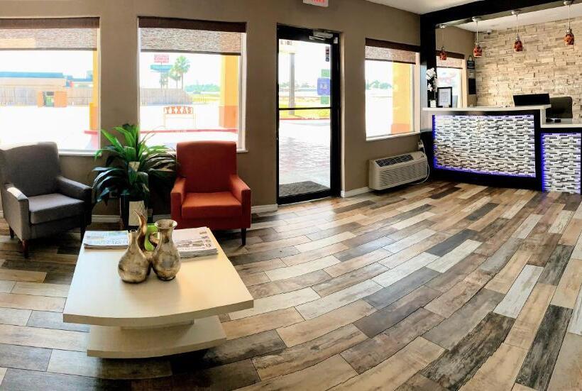 酒店 Days Inn By Wyndham Orange