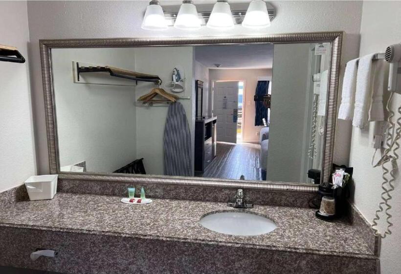 酒店 Days Inn By Wyndham Orange