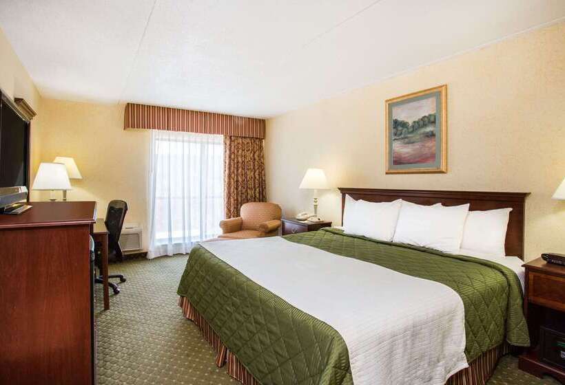 ホテル Days Inn & Suites By Wyndham Sutton Flatwoods