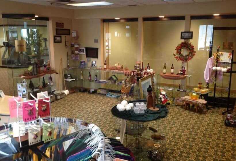 ホテル Days Inn & Suites By Wyndham Sutton Flatwoods