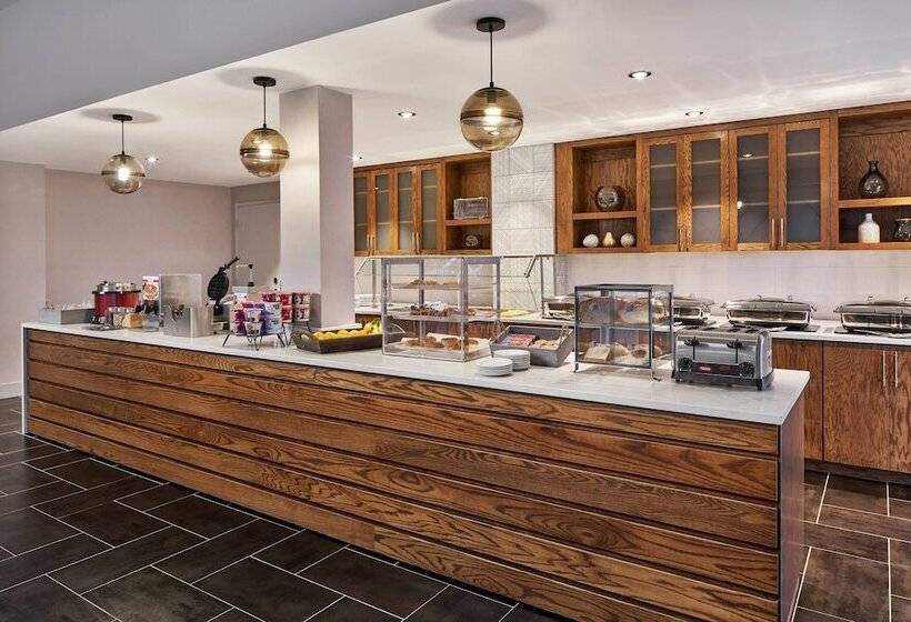 Delta Hotels By Marriott Norfolk Airport