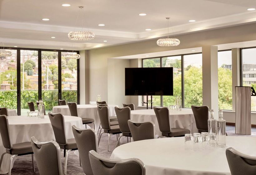 فندق Doubletree By Hilton  Lincoln