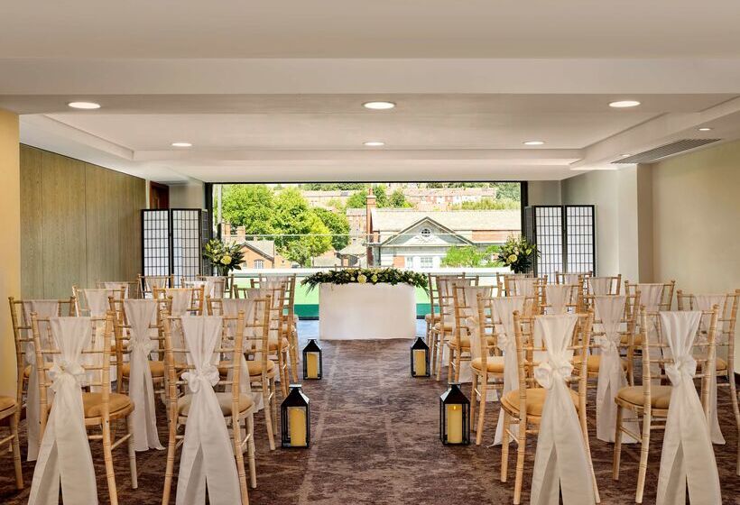 فندق Doubletree By Hilton  Lincoln